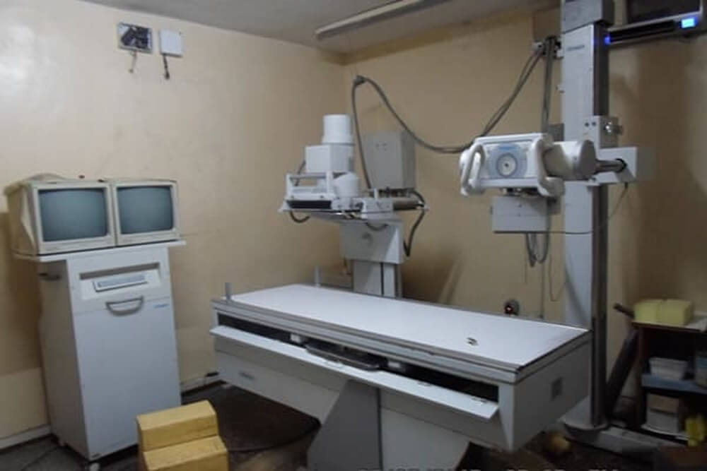 Twotees Lead Female Radiographer and Mammography Unit